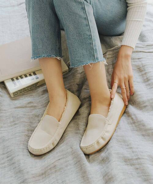 KOBE LETTUCE（コウベレタス）の「フェイクムートンローファーモカシンシューズ【インソール中敷き付】（モカシン/デッキシューズ・レディース・ライトグレー/ブラック/ダークブラウン/ベージュ/シルバー/ブラック系その他/ブラウン系その他/パープル系その他/キャメル/チェック/パープル/ブラウン系その他4/シルバー系その他/ベージュ系その他/ブラック系その他3/ピンク/ブラック系その他2/ブラウン系その他2/ブラウン系その他3/グレー/ダークグリーン/その他/ブラウン系その他5/オリーブ/ピンクベージュ/ホワイト/ネイビー/レオパード・LL/S/M/L）」の15枚目の写真