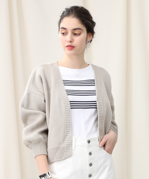 STUDIOUS(ステュディオス)の「【STUDIOUS】ローゲージボリュームスリーブ ショートカーデ(カーディガン/ボレロ・レディース・ライトベージュ/チャコールグレー/ベージュ/オフホワイト/グレイッシュベージュ・FREE)」の4枚目の写真