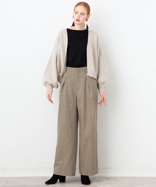 STUDIOUS(ステュディオス)の「【STUDIOUS】ローゲージボリュームスリーブ ショートカーデ(カーディガン/ボレロ・レディース・ライトベージュ/チャコールグレー/ベージュ/オフホワイト/グレイッシュベージュ・FREE)」の21枚目の写真