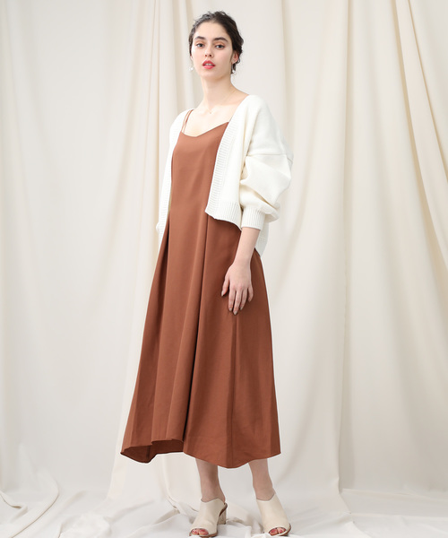 STUDIOUS(ステュディオス)の「【STUDIOUS】ローゲージボリュームスリーブ ショートカーデ(カーディガン/ボレロ・レディース・ライトベージュ/チャコールグレー/ベージュ/オフホワイト/グレイッシュベージュ・FREE)」の11枚目の写真