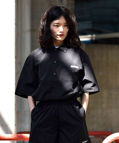 WILD THINGS(ワイルドシングス)の「SUPPLEX SHORT SLEEVE SHIRTS(水着・メンズ・イエロー/ブルー/ブラック・XL/L/M)」の2枚目の写真