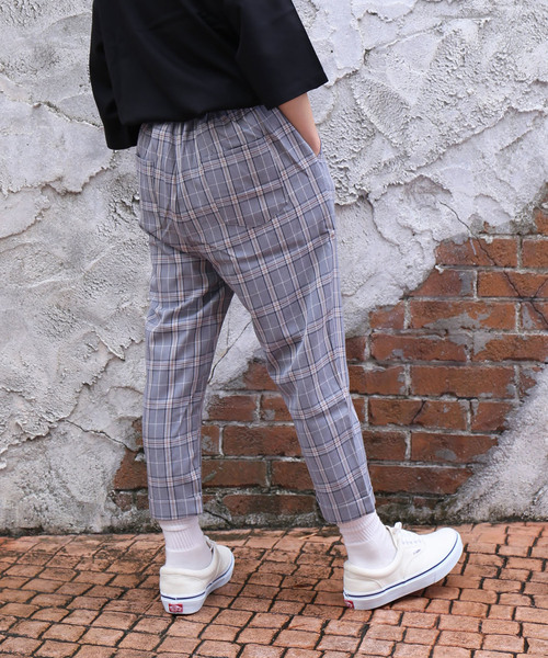 revertical(リバーティカル)の「チェックパンツ アンクル丈テーパードパンツ(スラックス・メンズ・ブラウン/ネイビー/ベージュ・M/L)」の8枚目の写真