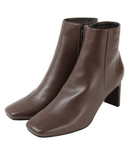 titivate(ティティベイト)の「スクエアトゥデザインヒールショートブーツ(ブーツ・レディース・ブラック/ダークブラウン/ブラック系その他/ベージュ系その他/グリーン系その他・LL/S/M/L)」の4枚目の写真