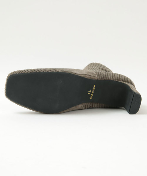 titivate(ティティベイト)の「スクエアトゥデザインヒールショートブーツ(ブーツ・レディース・ブラック/ダークブラウン/ブラック系その他/ベージュ系その他/グリーン系その他・LL/S/M/L)」の12枚目の写真