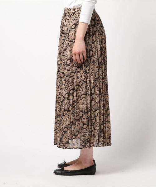 TRUDEA(トルディア)の「T秋パイソン柄プリーツスカート(スカート・レディース・ライトグレー/ベージュ・SMALL/MEDIUM)」の4枚目の写真