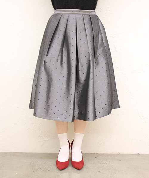 mystic（ミスティック）の「サテンドットフレアスカート（スカート・レディース・ブラック/ネイビー/ピンク・FREE）」の2枚目の写真