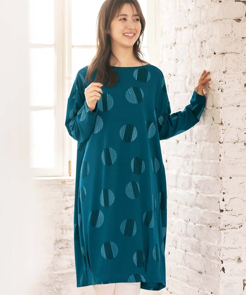 GeeRA(ジーラ)の「ドット柄コクーンチュニックワンピース(ワンピース・レディース・ブルー/杢グレー・M/L/X-LARGE)」の1枚目の写真
