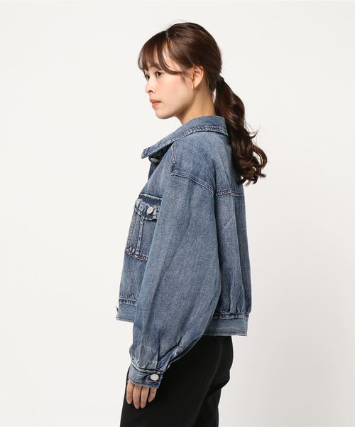 one way(ワンウェイ)の「デニムショートシャツジャケット(デニムジャケット・レディース・ホワイト/ライトブルー/ブルー・M)」の6枚目の写真