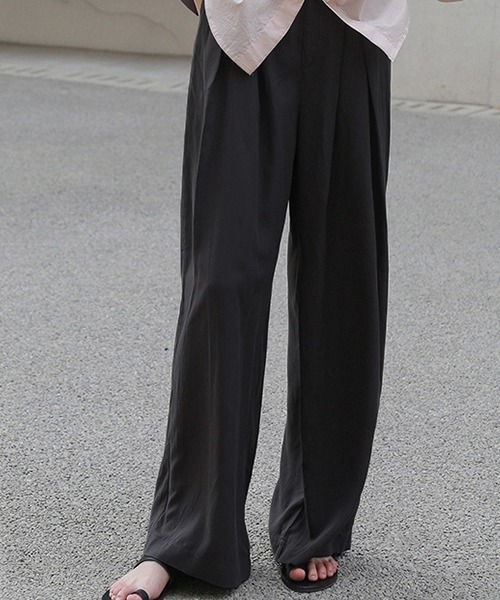 chuclla（チュクラ）の「【chuclla】【2020/SS】ハイウエスト タックワイドスラックス chw1093（スラックス・レディース・ブラック/ベージュ/アイボリー/ダークグレー・S/M/L）」の2枚目の写真