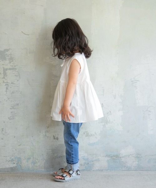 LOWRYS FARM(ローリーズファーム)の「ギャザーボリュームノースリーブ 888013(シャツ/ブラウス・キッズ・ブラック/パープル/オフホワイト・MEDIUM/LARGE/X-LARGE)」の4枚目の写真