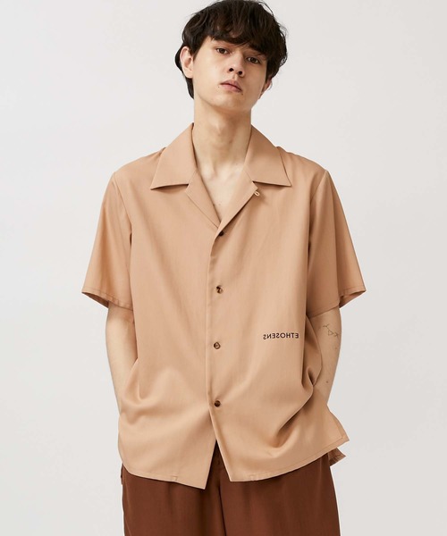 ETHOSENS（エトセンス）の「【ETHOSENS】Embroldered short sleeve shirt/E120-203c（シャツ/ブラウス・メンズ・ブラック/ライトグレー/ピンク・2/3）」の3枚目の写真