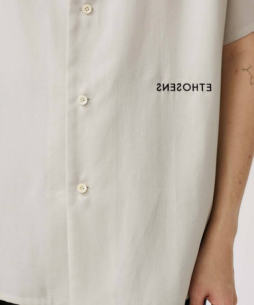 ETHOSENS（エトセンス）の「【ETHOSENS】Embroldered short sleeve shirt/E120-203c（シャツ/ブラウス・メンズ・ブラック/ライトグレー/ピンク・2/3）」の18枚目の写真