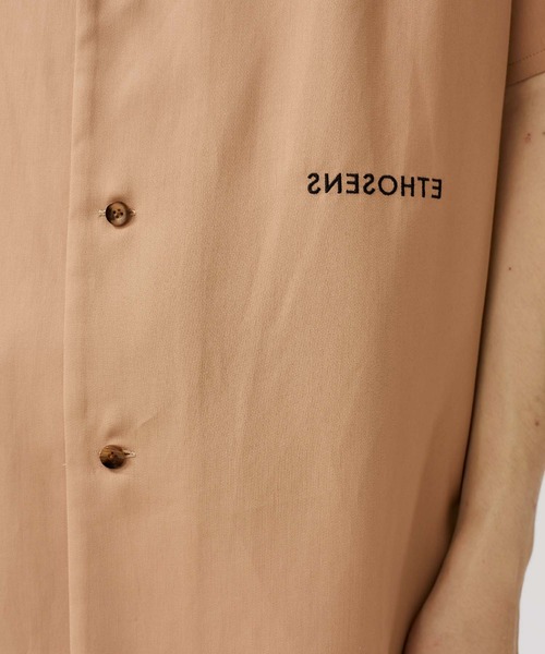 ETHOSENS（エトセンス）の「【ETHOSENS】Embroldered short sleeve shirt/E120-203c（シャツ/ブラウス・メンズ・ブラック/ライトグレー/ピンク・2/3）」の19枚目の写真