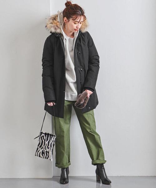 WOOLRICH（ウールリッチ）の「＜WOOLRICH（ウールリッチ）＞ARCTIC PARKA DF ダウンコート ▲（ダウンジャケット/コート・レディース・ベージュ/ブラック・X-SMALL/MEDIUM/SMALL）」の2枚目の写真