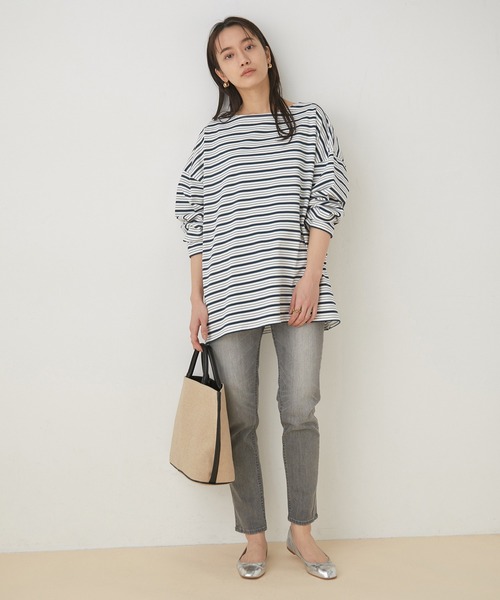 ADAM ET ROPE'（アダムエロペ）の「【WEB限定】BIGボーダープルオーバー（Tシャツ/カットソー・レディース・ブラック系その他/ホワイト系その他/ブルー系その他・FREE）」の20枚目の写真