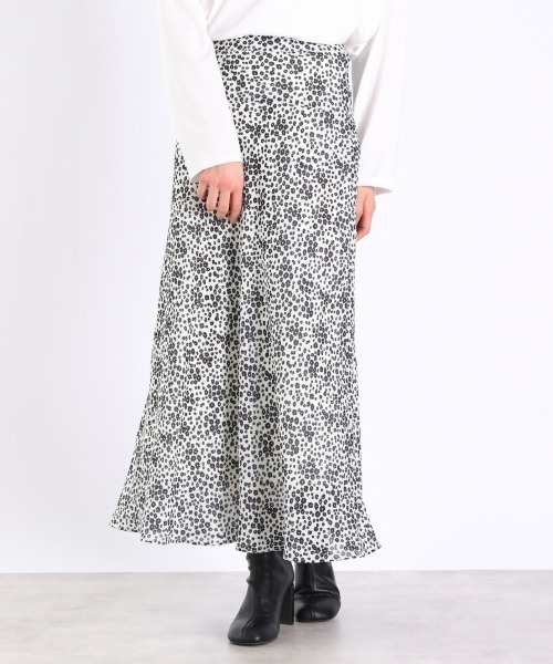 LOWRYS FARM（ローリーズファーム）の「ハナ／キリカエフレアスカート　933167（スカート・レディース・アイボリー/ブラック/グリーン/イエロー・FREE）」の7枚目の写真