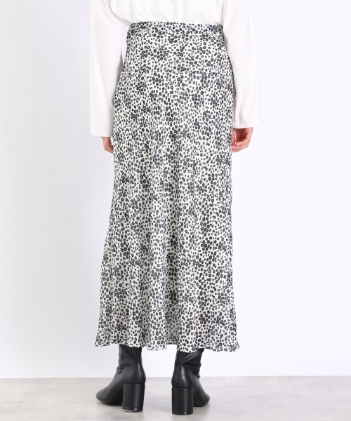 LOWRYS FARM（ローリーズファーム）の「ハナ／キリカエフレアスカート　933167（スカート・レディース・アイボリー/ブラック/グリーン/イエロー・FREE）」の9枚目の写真