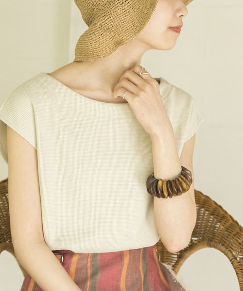 URBAN RESEARCH（アーバンリサーチ）の「【UVカット・速乾】機能素材サーマルボートネックカットソー（Tシャツ/カットソー・レディース・ライトグレー/ブラック/オフホワイト/アイボリー/ミント/ライトカーキ/その他1/キャメル/レッド系その他・FREE）」の10枚目の写真