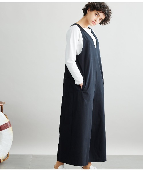 SIPULI(シプリ)の「High Twist Cotton Twill ワイドシルエットサロペット(サロペット/オーバーオール・レディース・ベージュ/ブラック・2)」の2枚目の写真