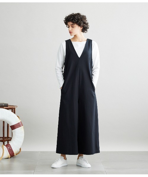 SIPULI(シプリ)の「High Twist Cotton Twill ワイドシルエットサロペット(サロペット/オーバーオール・レディース・ベージュ/ブラック・2)」の3枚目の写真