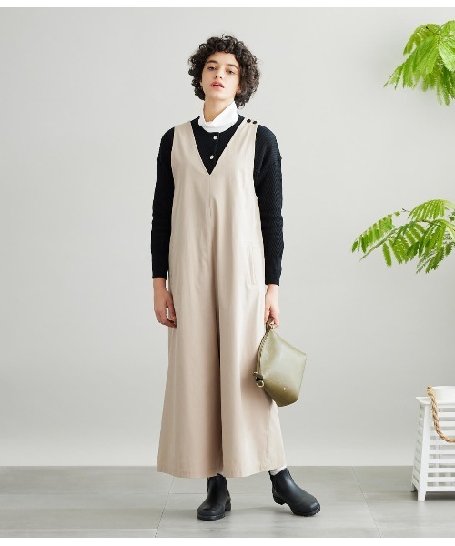 SIPULI(シプリ)の「High Twist Cotton Twill ワイドシルエットサロペット(サロペット/オーバーオール・レディース・ベージュ/ブラック・2)」の13枚目の写真