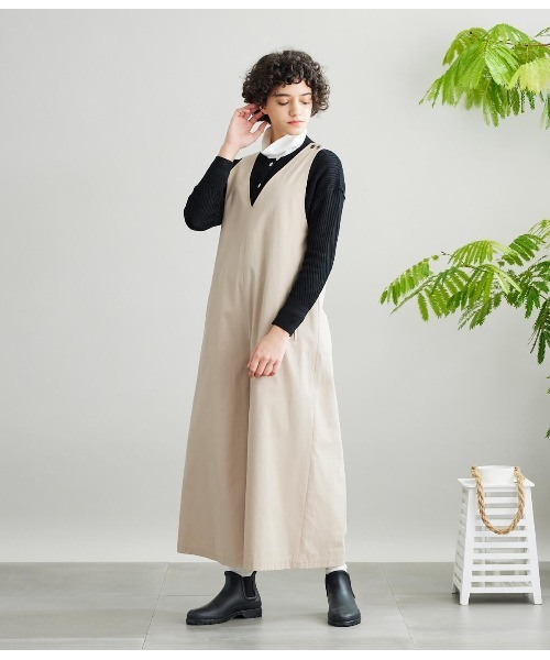 SIPULI(シプリ)の「High Twist Cotton Twill ワイドシルエットサロペット(サロペット/オーバーオール・レディース・ベージュ/ブラック・2)」の11枚目の写真