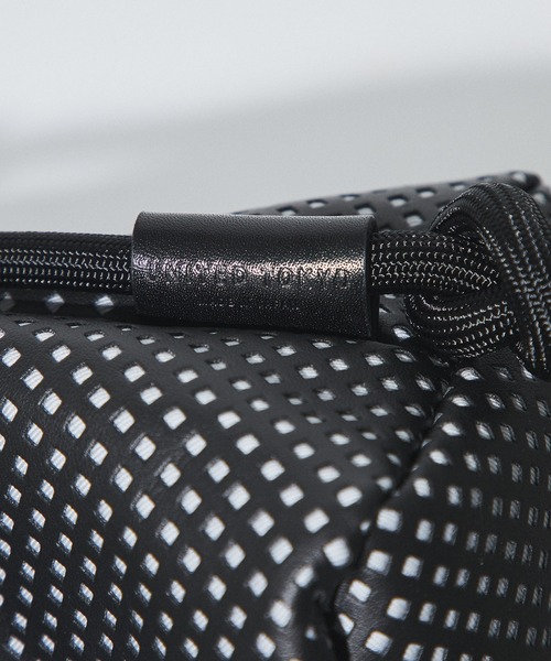 UNITED TOKYO(ユナイテッドトウキョウ)の「2wayパンチングポーチ(ハンドバッグ・メンズ・ブラック・FREE)」の8枚目の写真