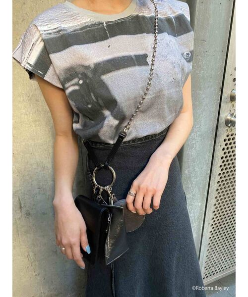 EMODA（エモダ）の「パネルフォトロングトップ（Tシャツ/カットソー・レディース・ベージュ/グレー/レッド・FREE）」の14枚目の写真