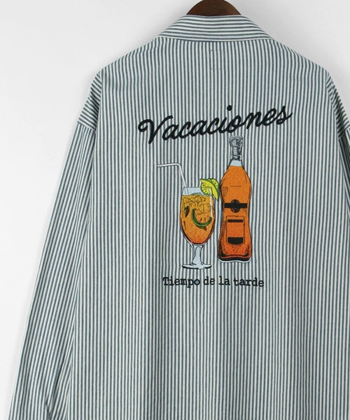 make a ray!（メイク ア レイ！）の「バッグ刺繍 Drink＆Glass イラスト刺繍 ビックシルエット 長袖シャツ/ ワークシャツ（シャツ/ブラウス・メンズ・ネイビー/サックスブルー・M/L/XL）」の2枚目の写真
