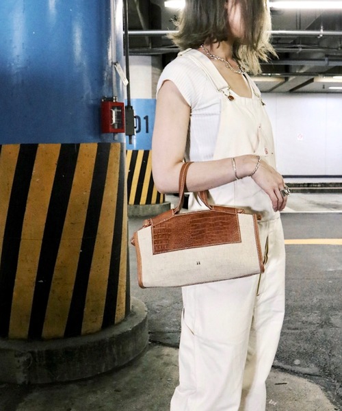 atneK（アトネック）の「【atneK】クロコリネンスクエアトート S（トートバッグ・レディース・ホワイト×ブラウン・FREE）」の4枚目の写真