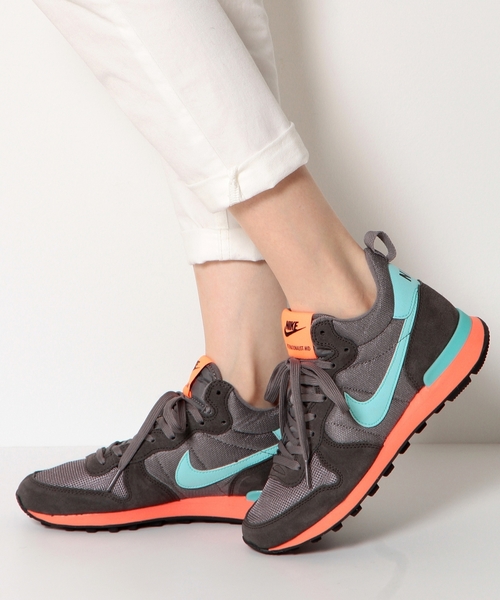 NIKE（ナイキ）の「◆[ナイキ]NIKE インターナショナリスト MID スニーカー（スニーカー・レディース・ブラウン/ブラック・23.5cm/24cm/22.5cm/24.5cm/25cm/23cm）」の6枚目の写真