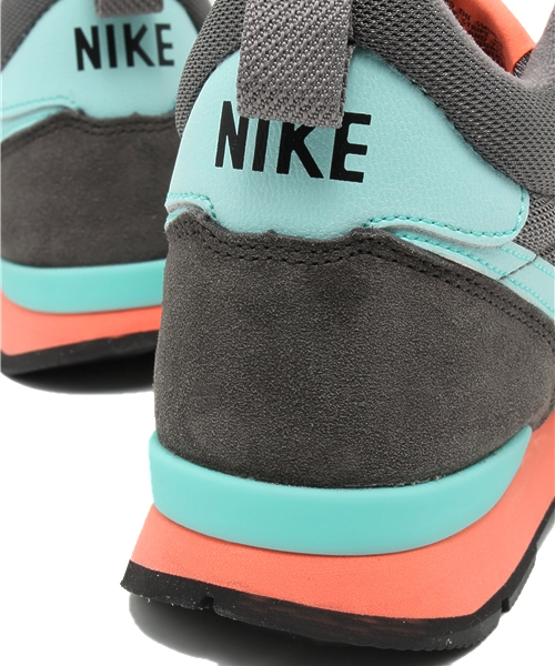 NIKE（ナイキ）の「◆[ナイキ]NIKE インターナショナリスト MID スニーカー（スニーカー・レディース・ブラウン/ブラック・23.5cm/24cm/22.5cm/24.5cm/25cm/23cm）」の7枚目の写真