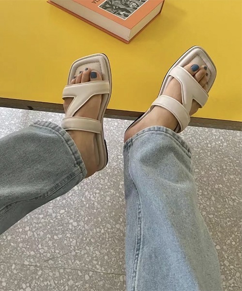 chuclla（チュクラ）の「Z-design mule sandal chs139（サンダル・レディース・ブラック/イエロー/アイボリー/パープル・39/40/36/38/37）」の2枚目の写真