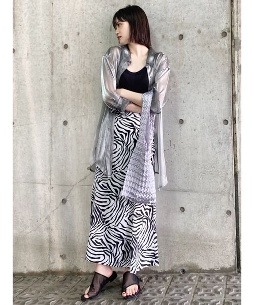 MURUA（ムルーア）の「シャイニーシアーシャツ（シャツ/ブラウス・レディース・ライトグリーン/その他1/ホワイト/グレー・FREE）」の5枚目の写真