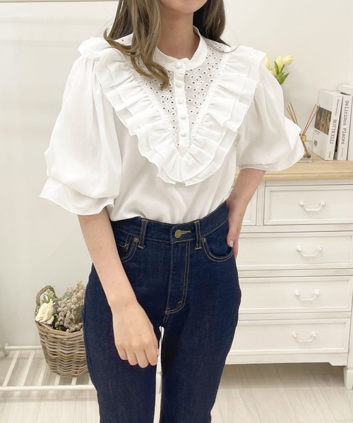 apres jour(アプレジュール)の「コットンレース使いフリルブラウス【ZOZOTOWN限定アイテム】(シャツ/ブラウス・レディース・ブラック/オフホワイト/ピンク・X-LARGE/フリー)」の1枚目の写真