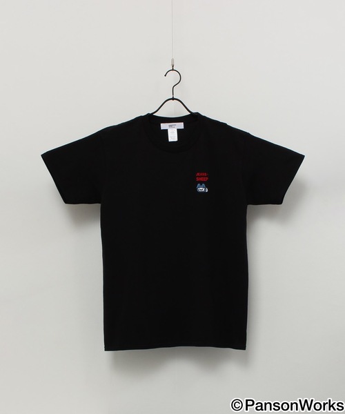 LB/S (エルビーエス)の「【PansonWorks/パンソンワークス】コラボアイテム ワンポイント オリジナル刺繍 Tシャツ(Tシャツ/カットソー・メンズ・ホワイト/ブラック系その他/その他2/ホワイト系その他/その他1/ブラック・SMALL/MEDIUM/LARGE/X-LARGE)」の1枚目の写真