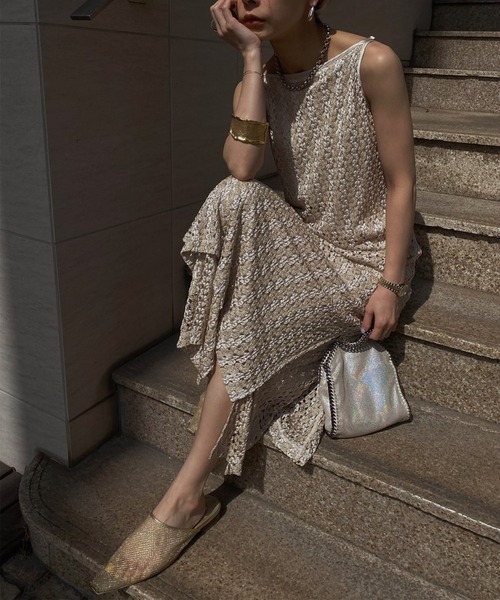 Ameri(アメリ)の「MEDI SHINE STRIPE LACE TOP(キャミソール・レディース・ダークブラウン/ベージュ/テラコッタ・FREE)」の14枚目の写真