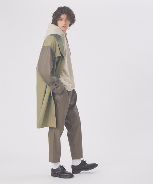 MYSELF ABAHOUSE（マイセルフアバハウス）の「【MYSELF ABAHOUSE】ネオレザー バイカラー コンビ トレンチ（ステンカラーコート・メンズ・ブラック/グレイッシュベージュ・46/48）」の6枚目の写真