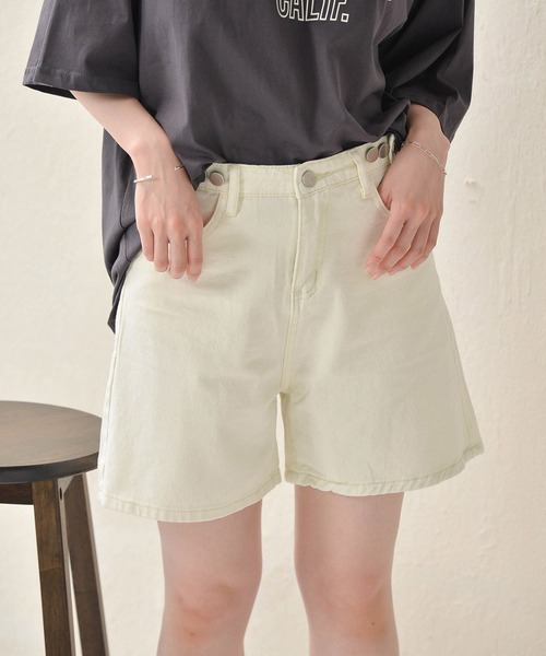 Monocoro toppi（モノコロトッピ）の「カラーデニムショートパンツ（デニムパンツ・レディース・ホワイト/ブルー/ブラック・M）」の2枚目の写真