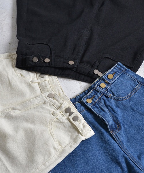Monocoro toppi（モノコロトッピ）の「カラーデニムショートパンツ（デニムパンツ・レディース・ホワイト/ブルー/ブラック・M）」の15枚目の写真