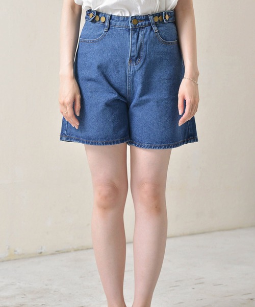 Monocoro toppi（モノコロトッピ）の「カラーデニムショートパンツ（デニムパンツ・レディース・ホワイト/ブルー/ブラック・M）」の14枚目の写真