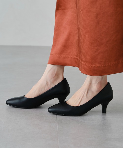 WA ORiental TRaffic（ダブルエーオリエンタルトラフィック）の「ミドルヒールパンプス/12303（パンプス・レディース・ベージュ/ブラック/ブラウン/ネイビー/ブラック系その他3/ブルー/ゴールド/グレー/レッド/グリーン・36/35/38/40/39/34/42/37/41/43/33）」の3枚目の写真