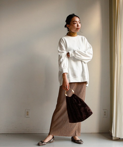 feepur（フェピュール）の「裏起毛BIGスウェット（スウェット・レディース・チャコールグレー/エンジ/オフホワイト/杢グレー/グリーン/ブルー・MEDIUM）」の14枚目の写真