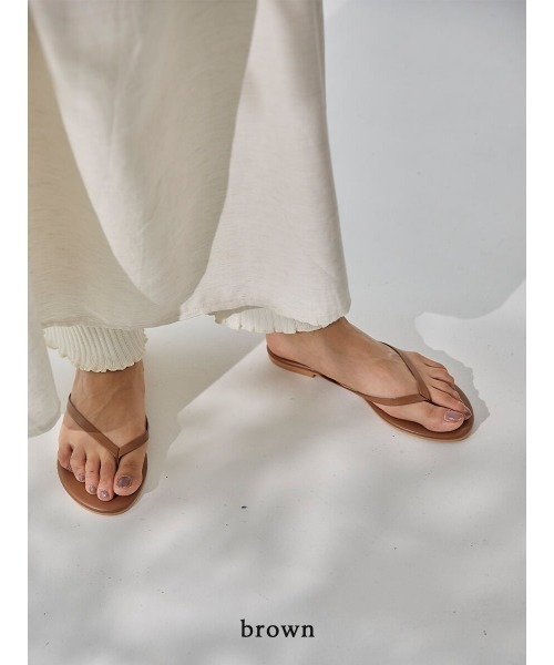 Ayla(アイラ)の「color beach sandal(サンダル・レディース・エメラルドブルー/ブラウン/クリーム/モカ/ライトイエロー・24/25/23)」の2枚目の写真