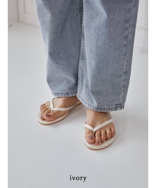 Ayla(アイラ)の「color beach sandal(サンダル・レディース・エメラルドブルー/ブラウン/クリーム/モカ/ライトイエロー・24/25/23)」の4枚目の写真