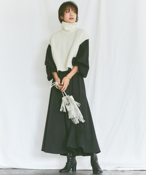 Ezick(エジック)の「【スタイリスト小山田早織さんコラボ】配色ステッチアンサンブル(ニット/セーター・レディース・オフホワイト/チャコールグレー・FREE)」の9枚目の写真