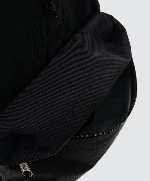 MM6 Maison Margiela(エムエムシックス メゾン マルジェラ)の「Standard size backpa(バックパック/リュック・レディース・レッド/ブラック/ブルー・ONE SIZE)」の9枚目の写真