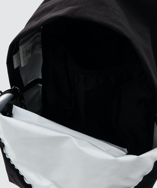 MM6 Maison Margiela(エムエムシックス メゾン マルジェラ)の「Standard size backpa(バックパック/リュック・レディース・レッド/ブラック/ブルー・ONE SIZE)」の10枚目の写真