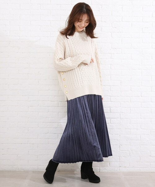 SHOO・LA・RUE（シューラルー）の「◆脇ボタンバルキーケーブルニット（ニット/セーター・レディース・オリーブ/アイボリー/サンドベージュ/ダークネイビー・00）」の7枚目の写真