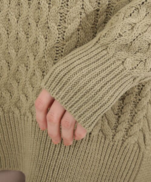 SHOO・LA・RUE（シューラルー）の「◆脇ボタンバルキーケーブルニット（ニット/セーター・レディース・オリーブ/アイボリー/サンドベージュ/ダークネイビー・00）」の11枚目の写真